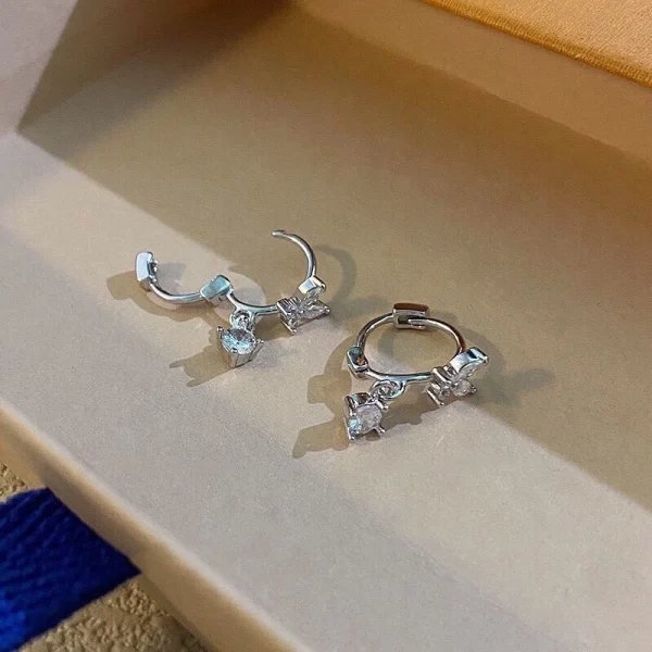 c44fcbc1185c6b902ada3a9db2714c0a ต่างหูห่วง ต่างหูเงินแท้ ห่วงผีเสื้อเพชร