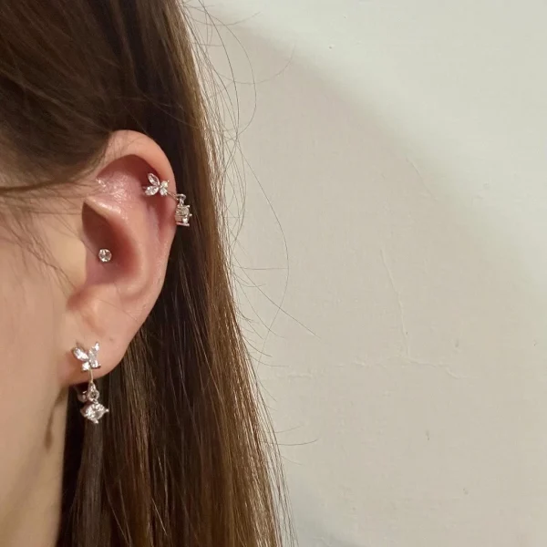 th-11134207-7rask-m0g40yl1qegq9b ต่างหูห่วง ต่างหูเงินแท้ ห่วงผีเสื้อเพชร